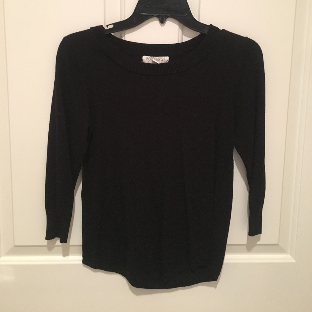 ❄️ SALE ❄️ Forever 21 Black sweater