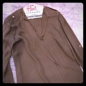 Parker shirt in army green size med.