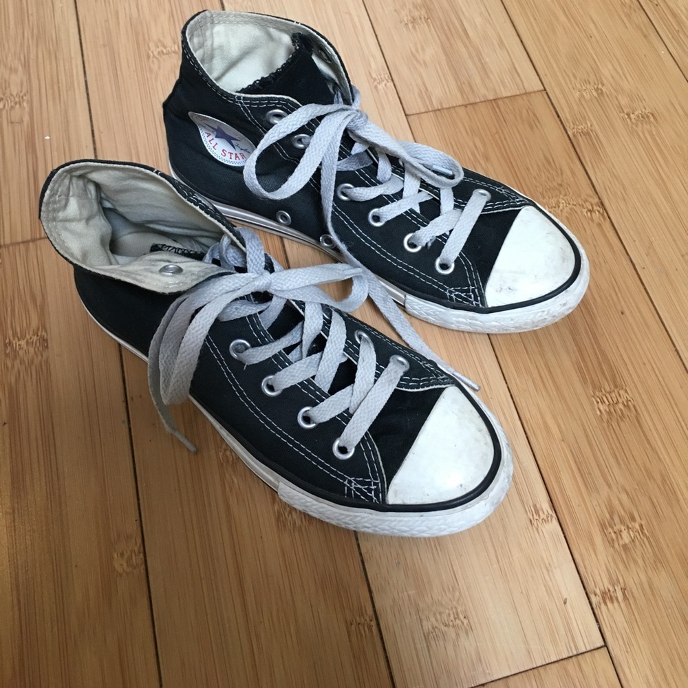 Converse boys size 2