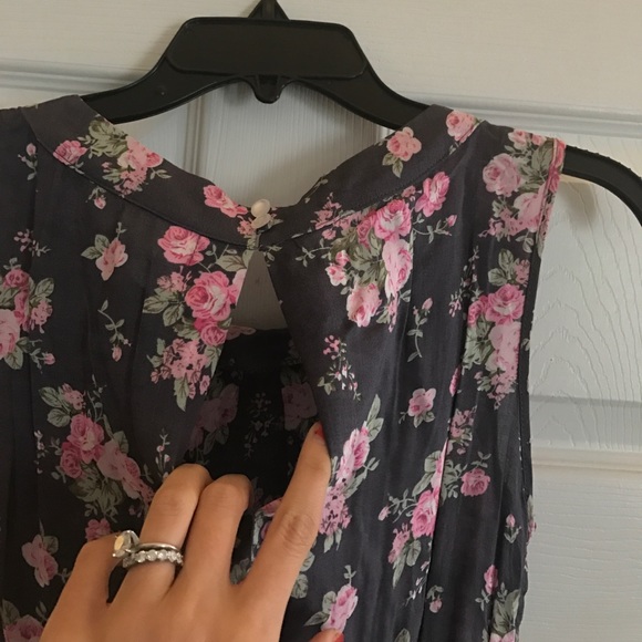 Dress - Picture 6 of 6