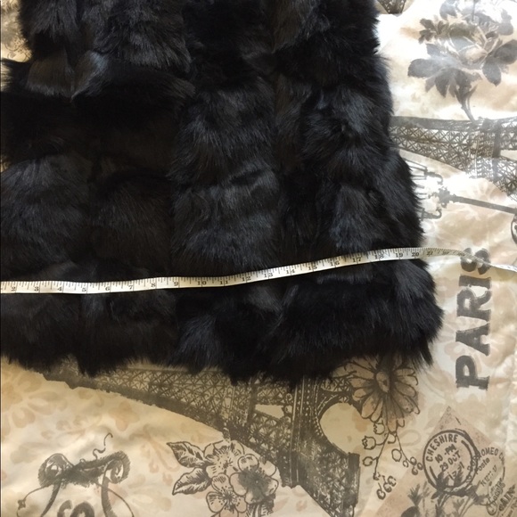 Faux Fur vest - Picture 4 of 4