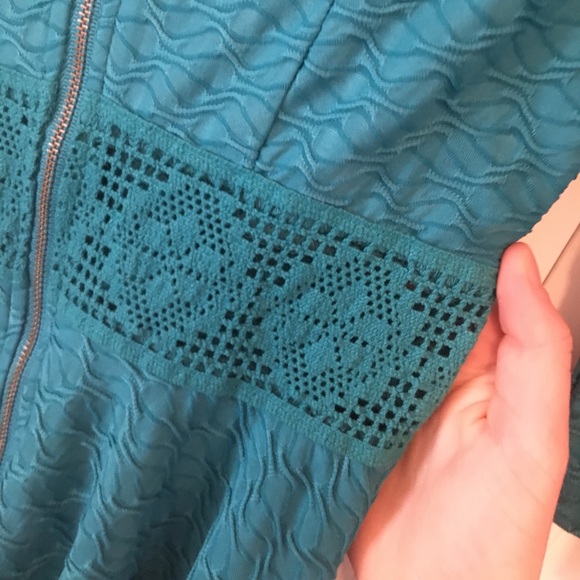 Dress - Picture 3 of 4