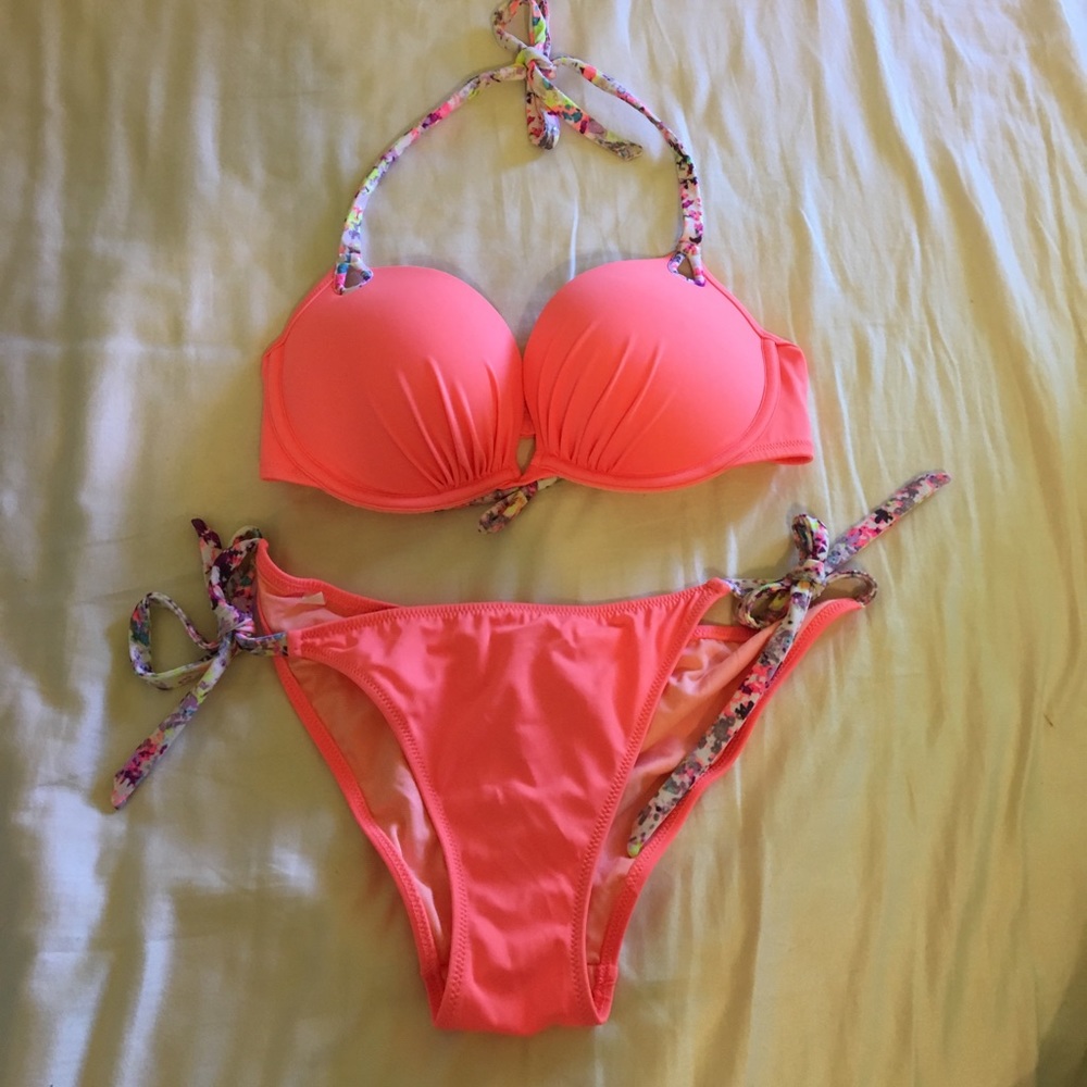 NWOT Victoria's Secret push up bikini 34D M set✨💖