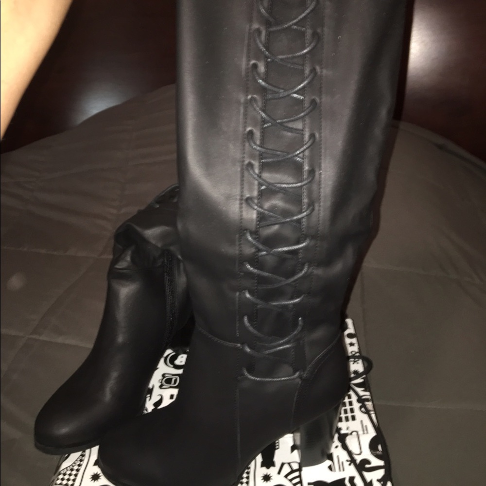 Boots - Picture 2 of 3