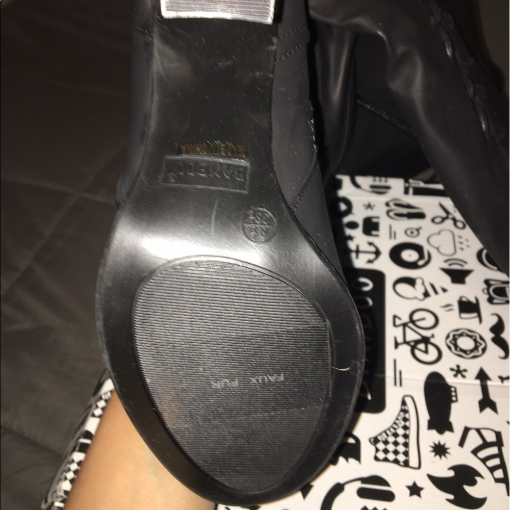 Boots - Picture 3 of 3