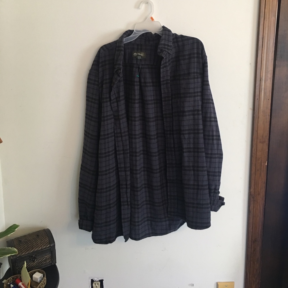 Black & grey XL flannel MENS /UNISEX