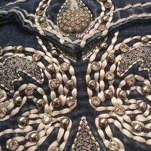 La idol usa rhinestuded glam jeans