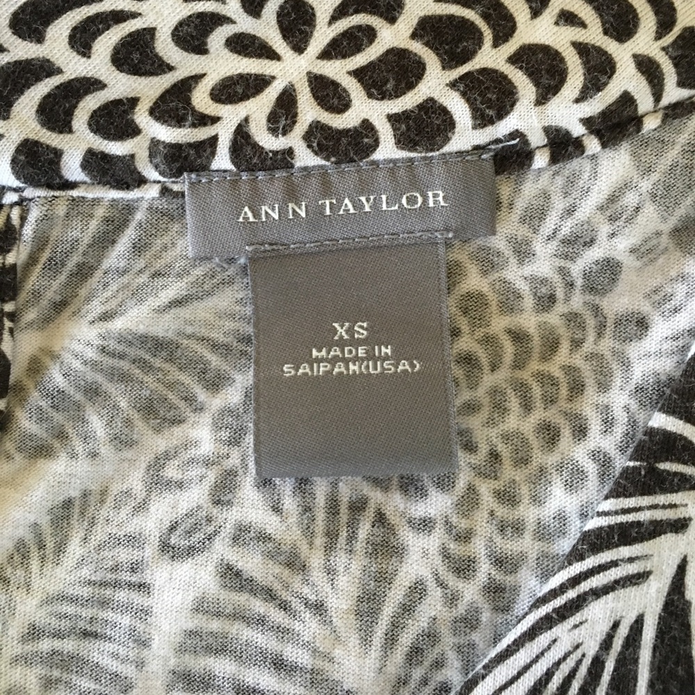 Ann Taylor Patterned Top - Picture 6 of 6