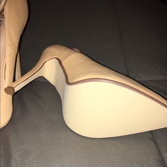 Heels - Picture 2 of 2