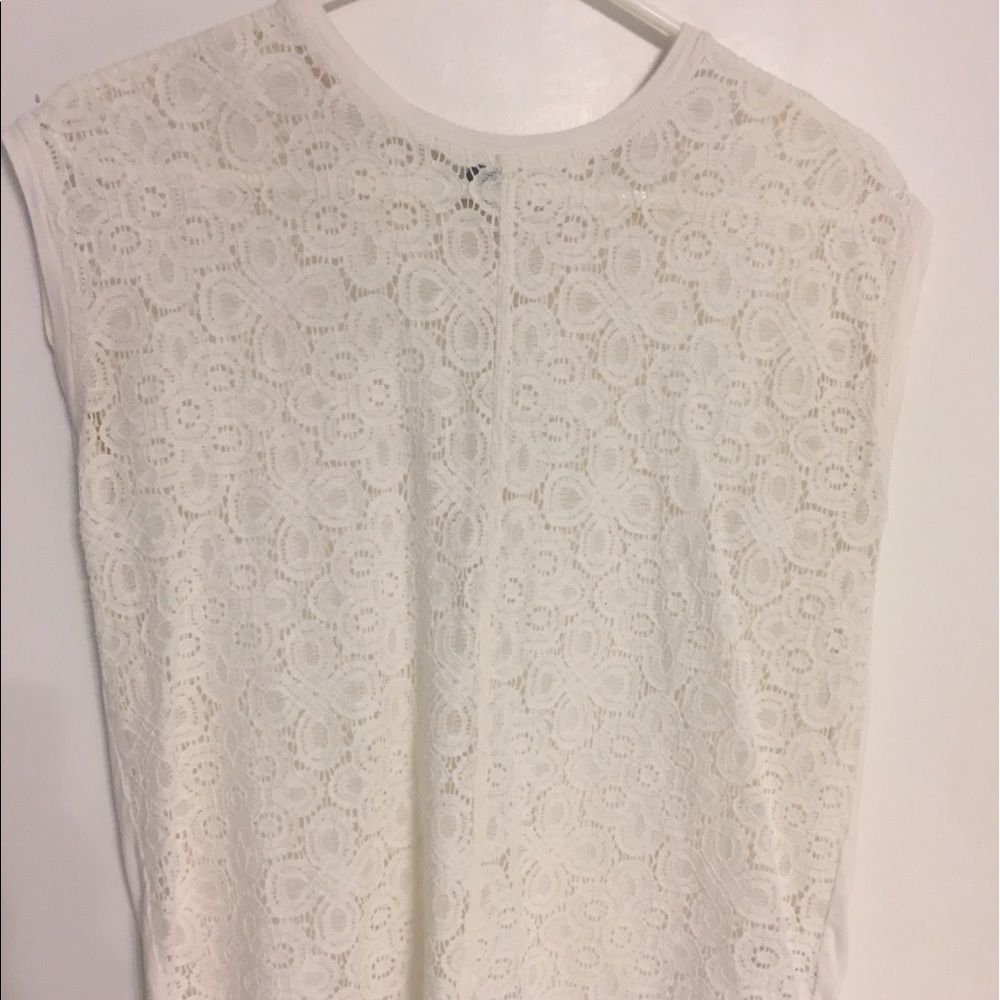 Lace sleeveless white top