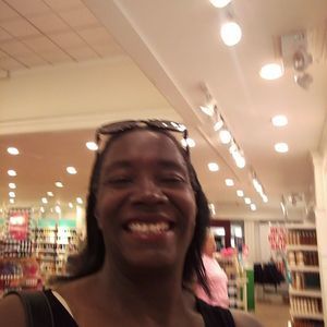 Meet your Posher, Sharon