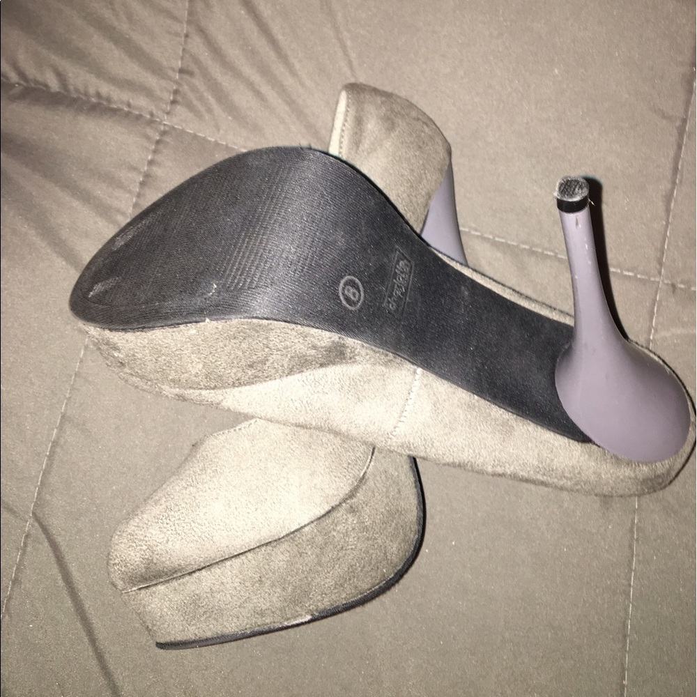 Heels - Picture 2 of 2
