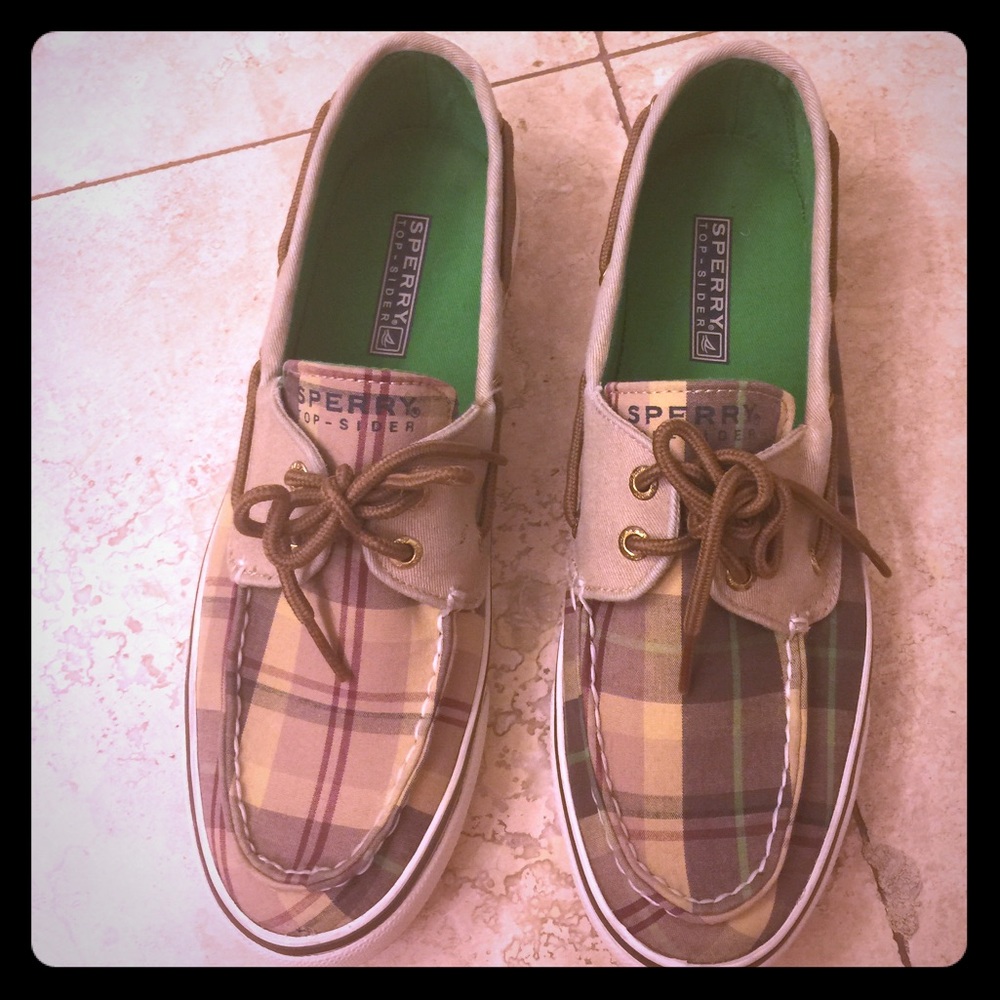 Sperry Topsider are size 8 1/2
