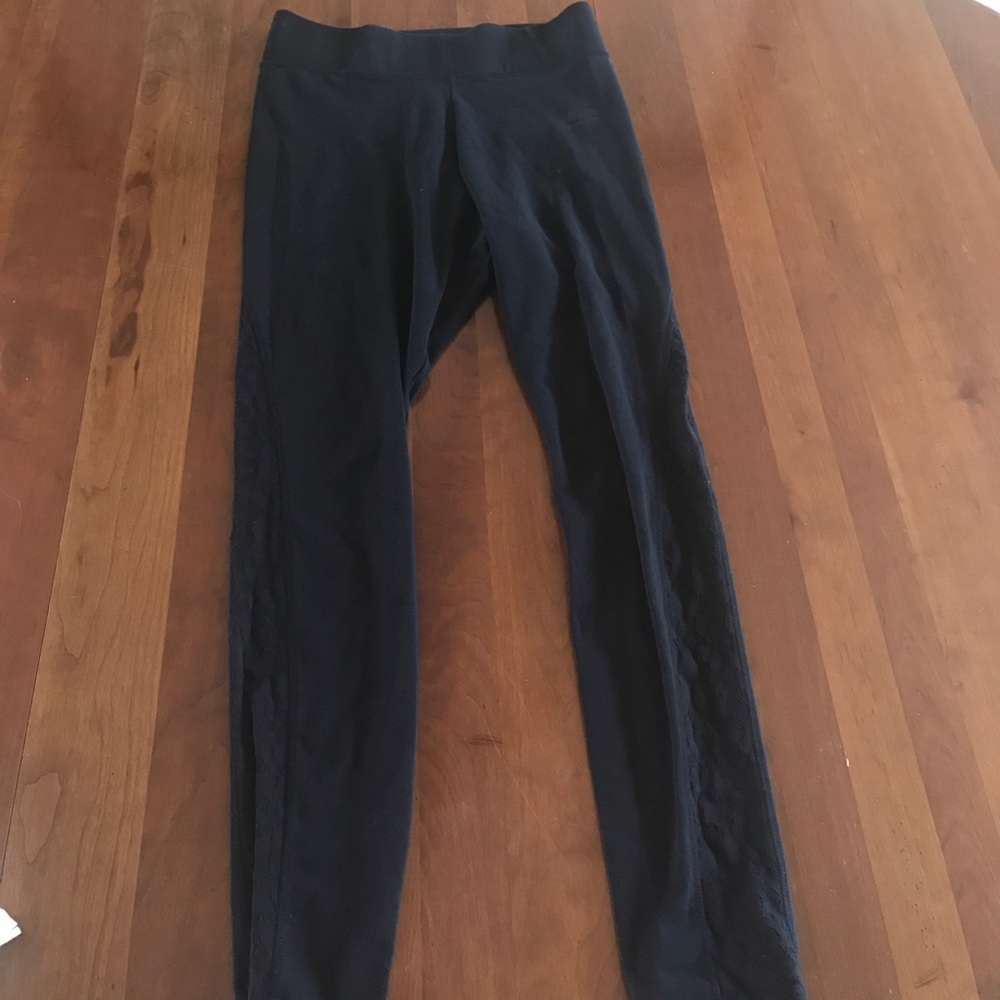 Nike pattern yoga pants, size medium