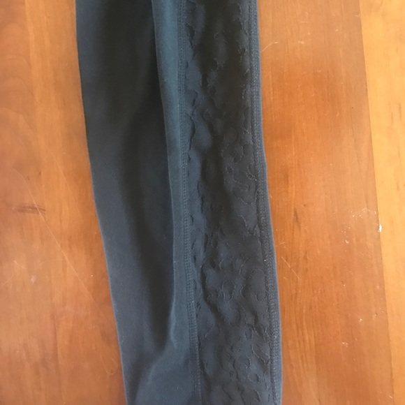 Nike pattern yoga pants, size medium - Picture 2 of 4
