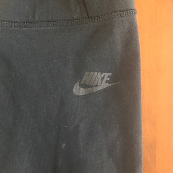 Nike pattern yoga pants, size medium - Picture 3 of 4