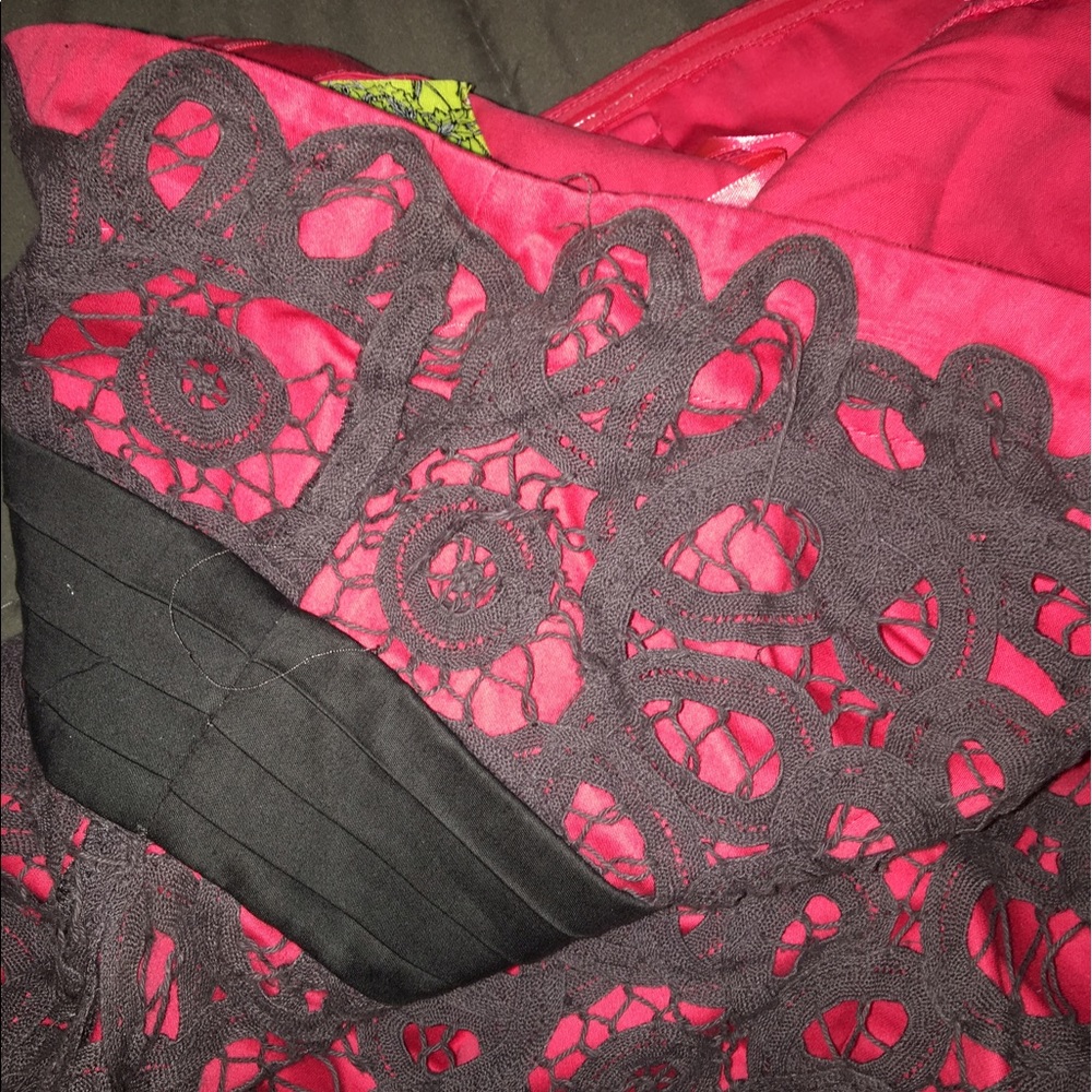 Dress - Picture 4 of 4
