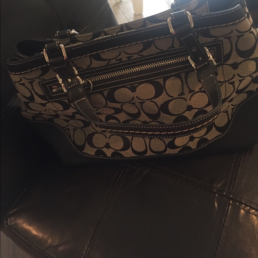 Excellent Condition Coach Purse - Picture 3 of 4