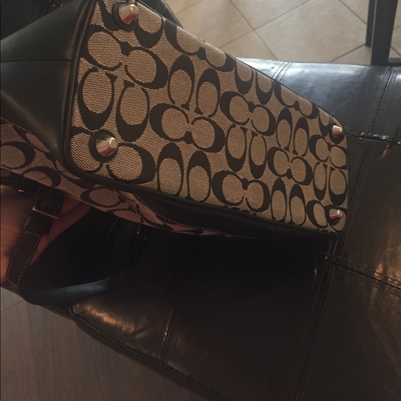 Excellent Condition Coach Purse - Picture 4 of 4