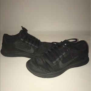 Nike all black work out sneakers