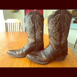 Ariat cowgirl boots