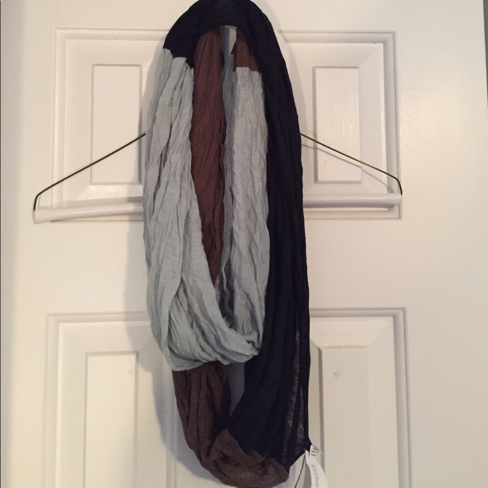 NWT infinity scarf