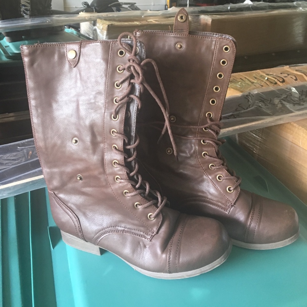 LIKE NEW Combat Boots
