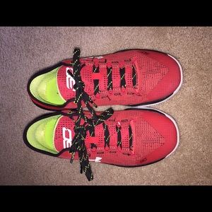 Steph curry 2 lows red