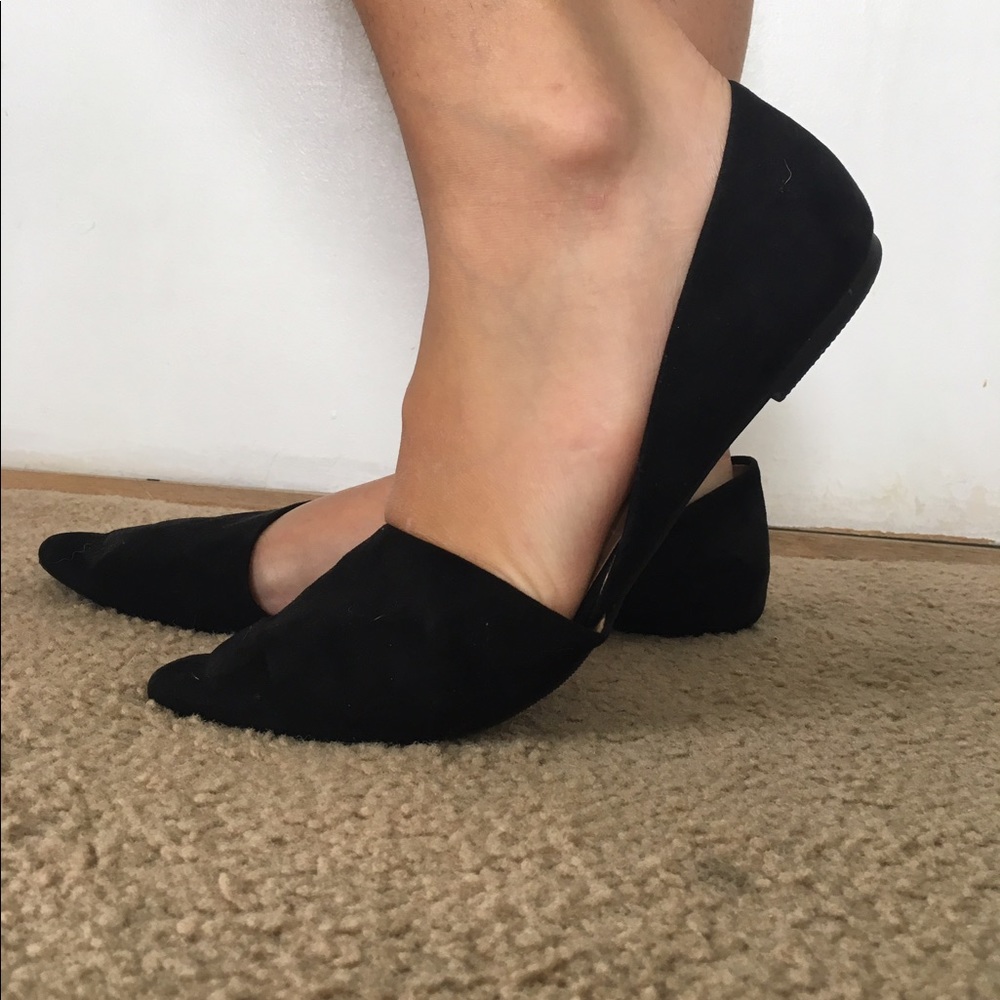 Black pointed toe flats