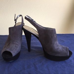 Like new Nine West peep toe heels
