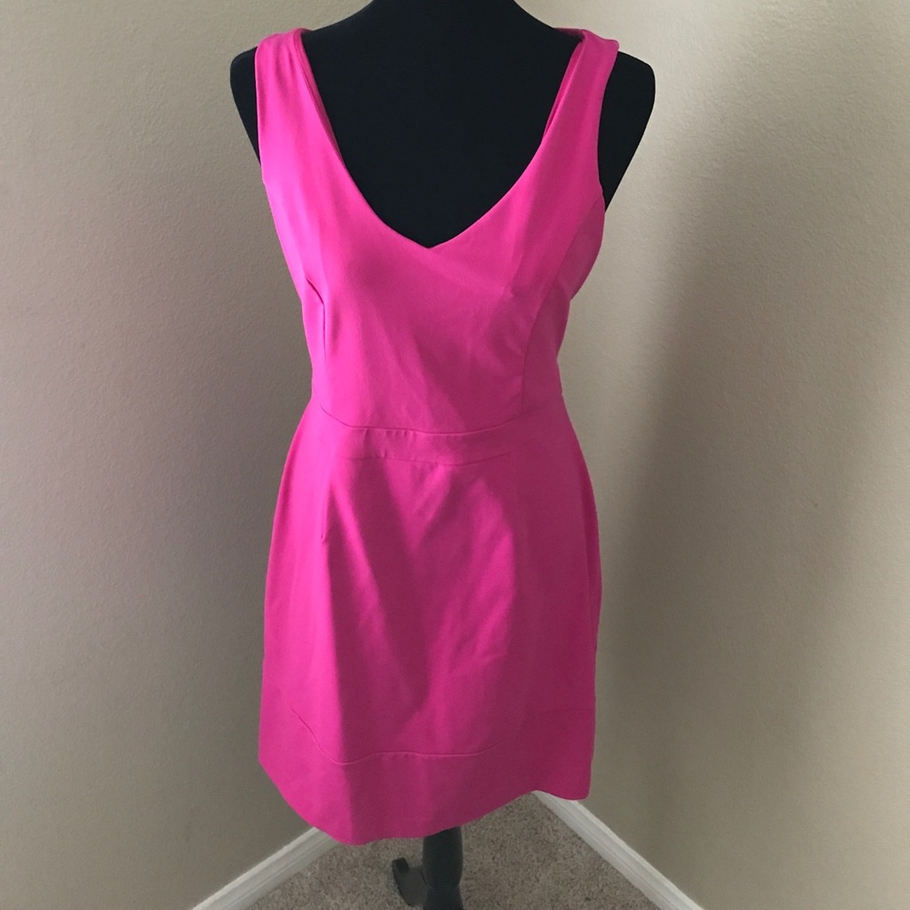 Pretty in pink! Great business dress!