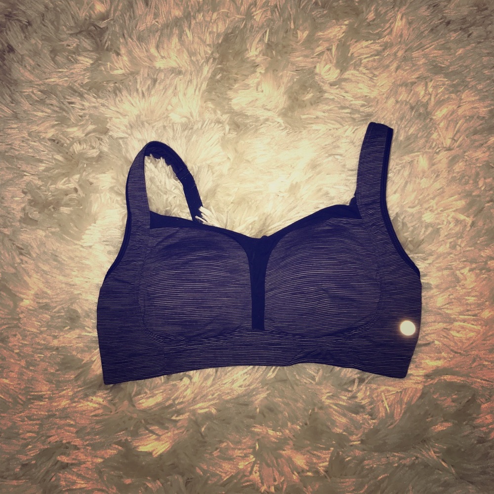 Lululemon ta ta tamer (36dd)