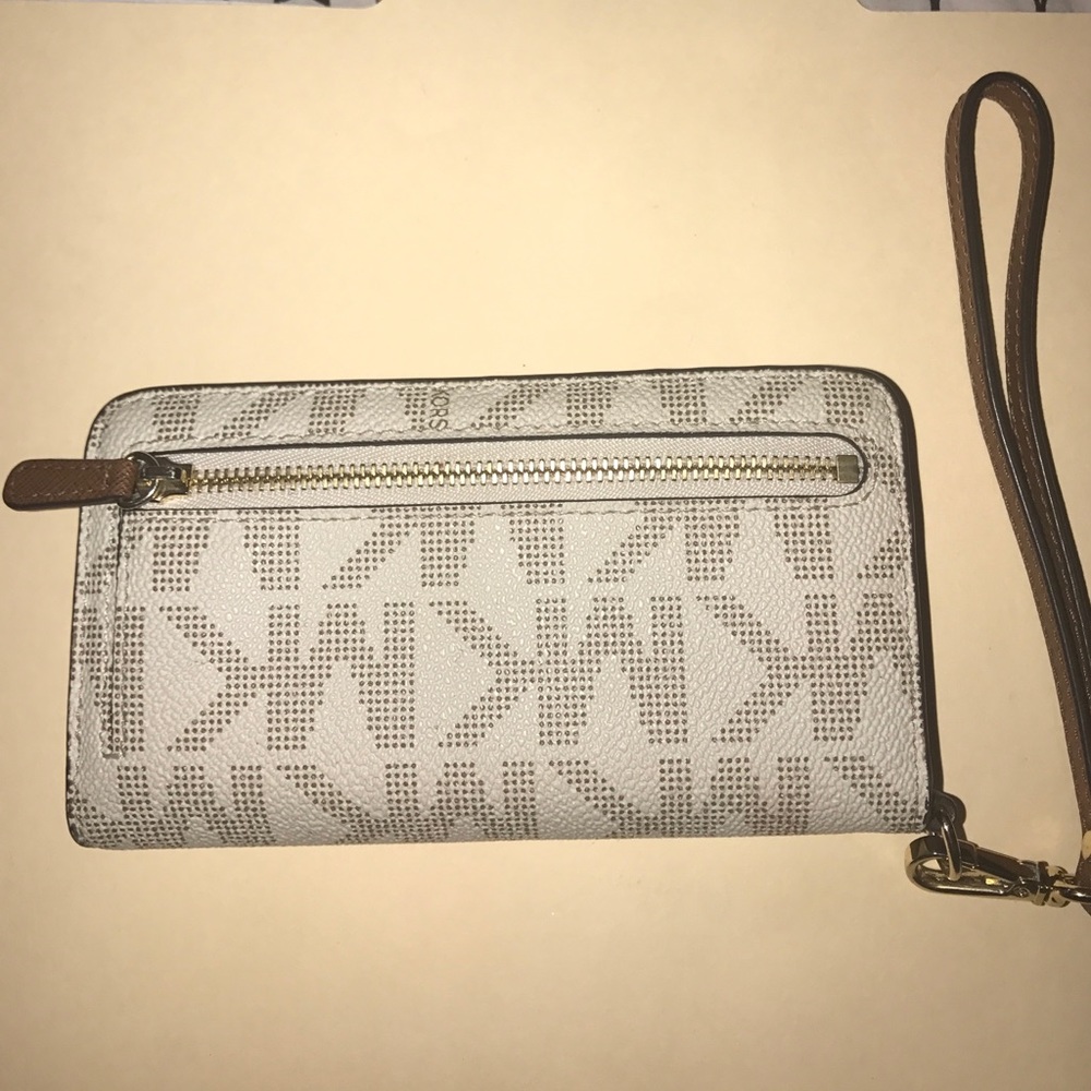 Michael Kors Wrislet Beije MK - Picture 3 of 4