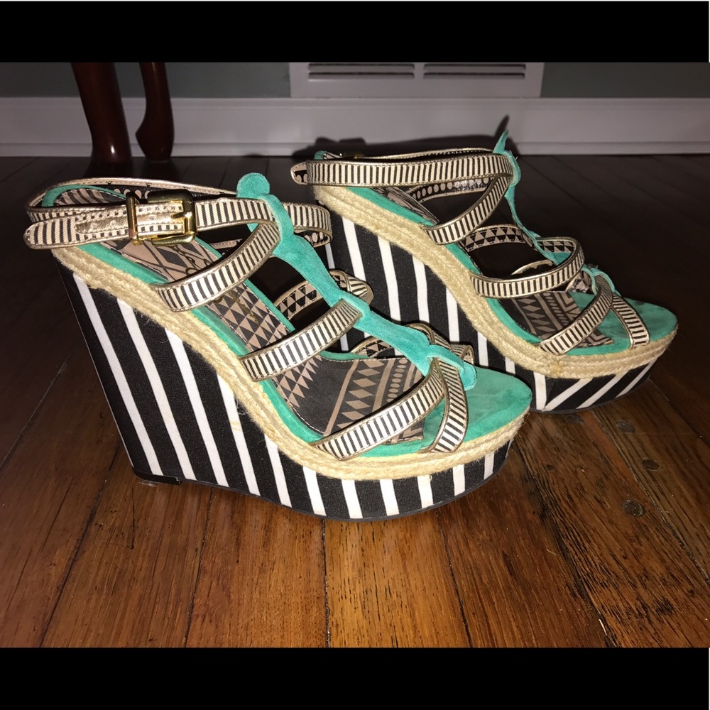 Jessica Simpson Teal and Black and Gold Wedges