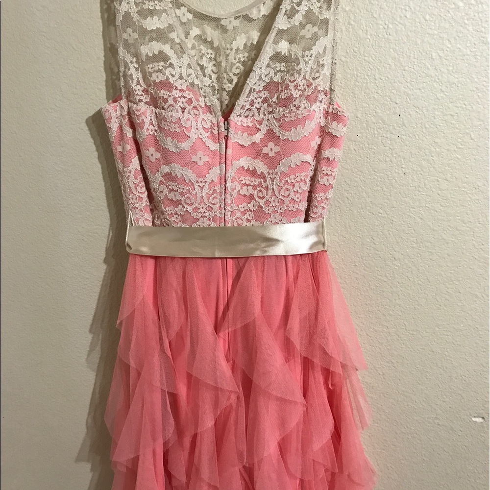 Short dress - Picture 2 of 3