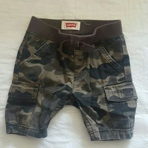 Levi cargo shorts