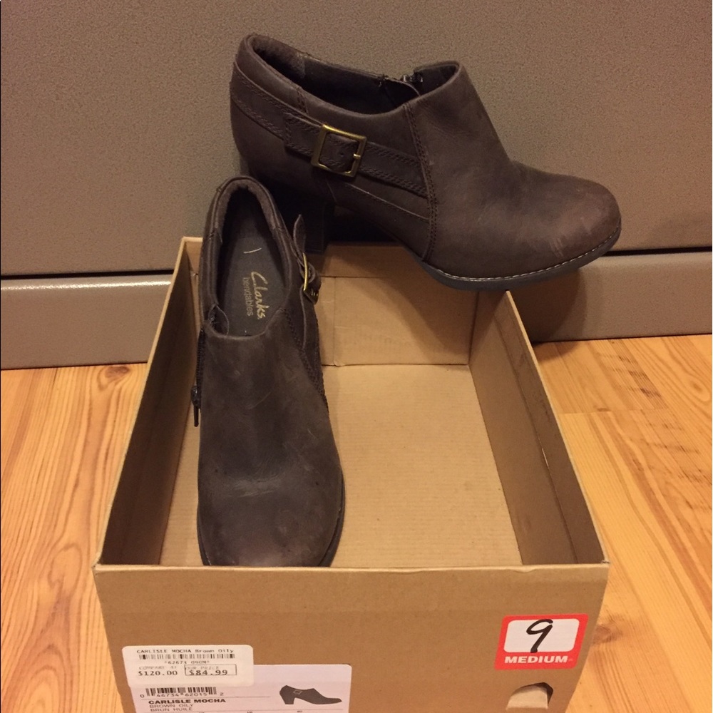 Clarks brown 9M bootie