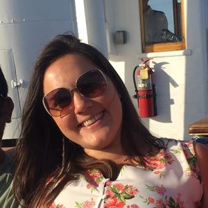 Meet your Posher, Angela