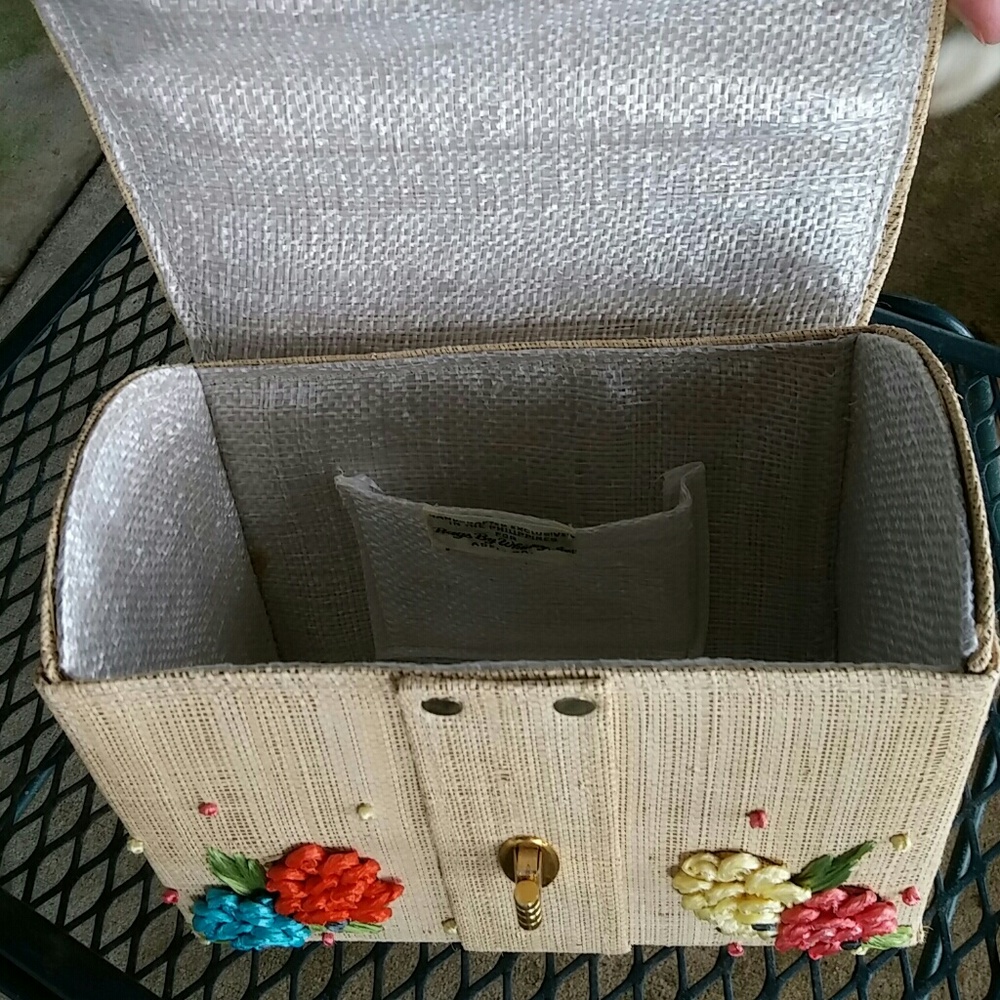 Purse - Picture 2 of 3