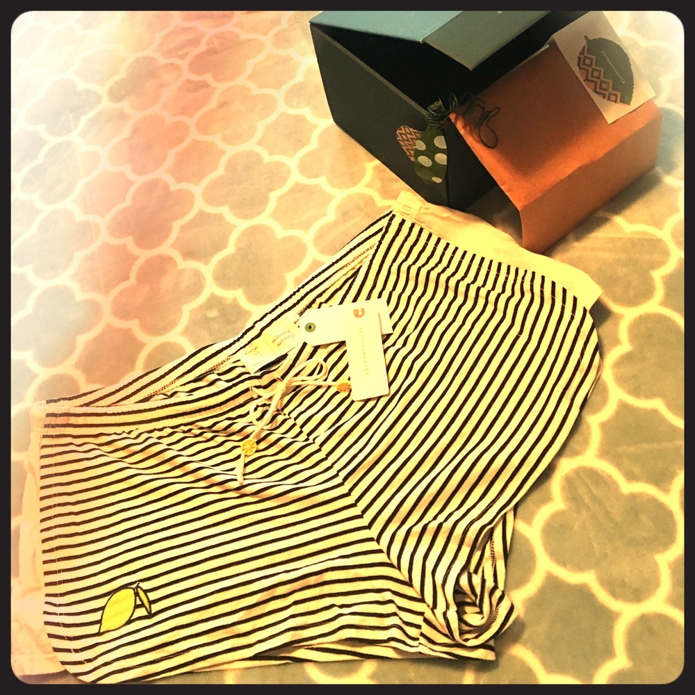 *Final Recuction* Light Soft Shorts Size Small