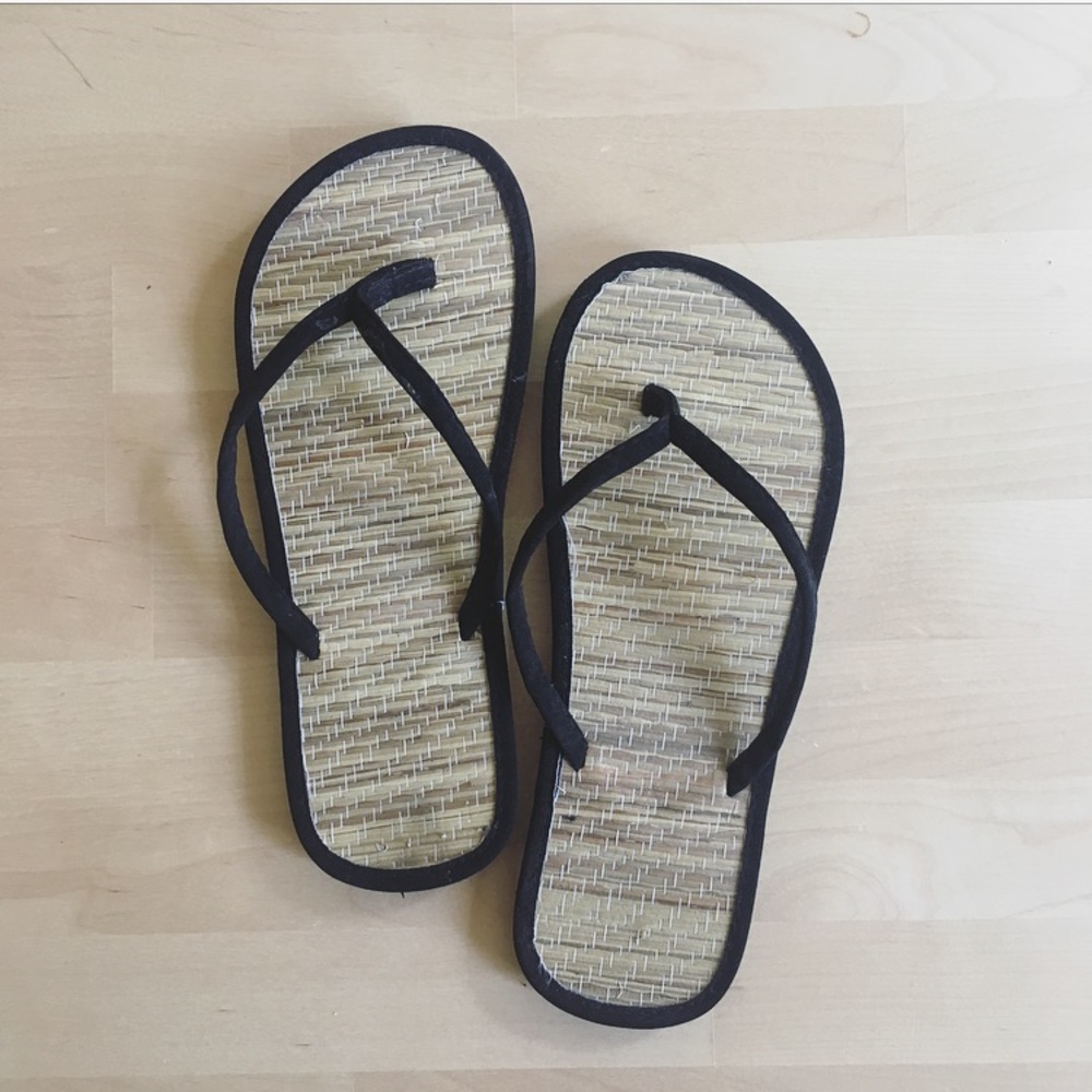 [SOLD] Straw Sandals