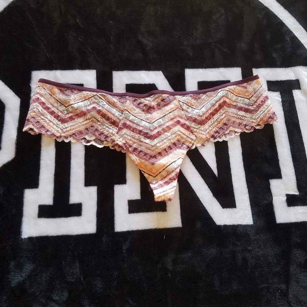 Vs PINK thong