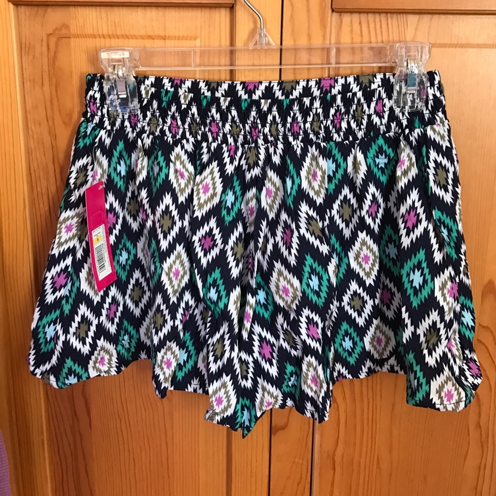 Flowy Shorts - Picture 2 of 5