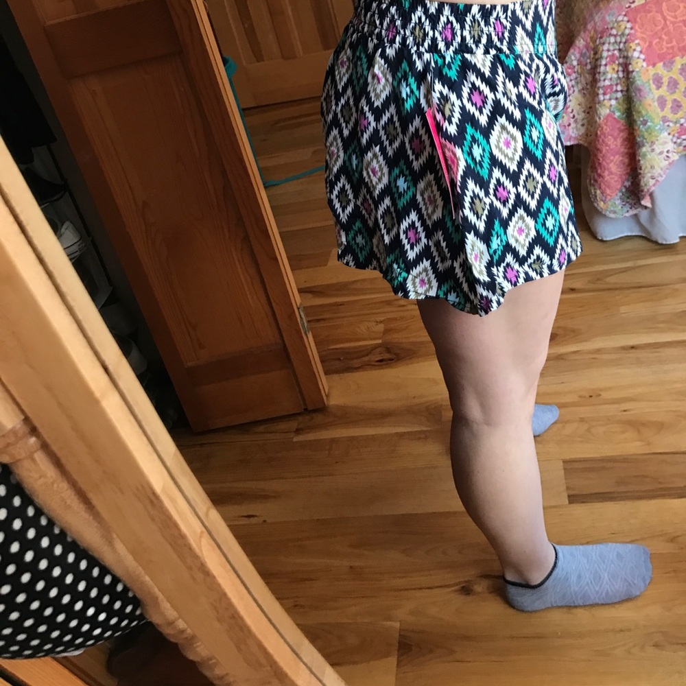 Flowy Shorts - Picture 5 of 5