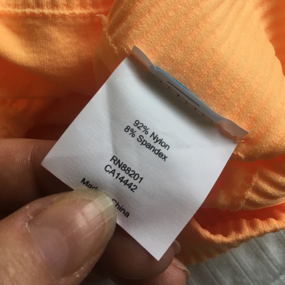 SOLD Workout Thermal Top - Picture 4 of 4