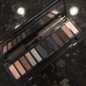 Urban Decay Naked Smokey