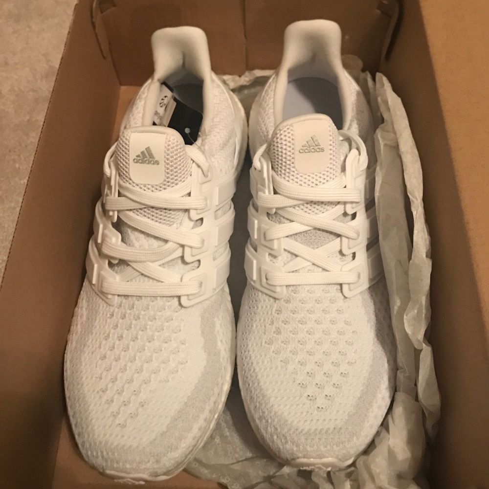 ADIDAS Ultra Boosts BNIB sz 7