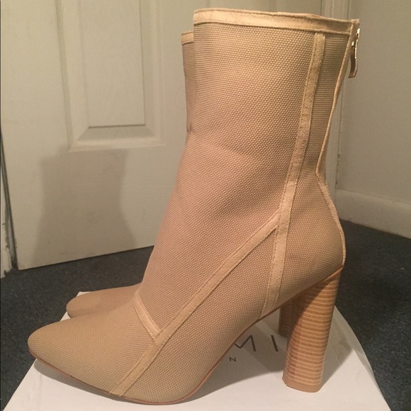 Simmi London Shoes - #SIMMILONDON #FASHIONBOOTS #FRESHOUTTHEBOX
