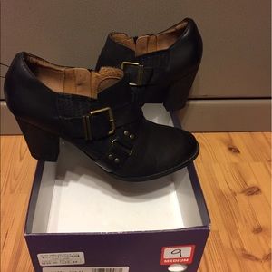 Clarks indigo 9M black