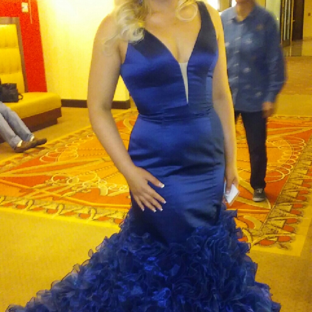 Sherri hill
